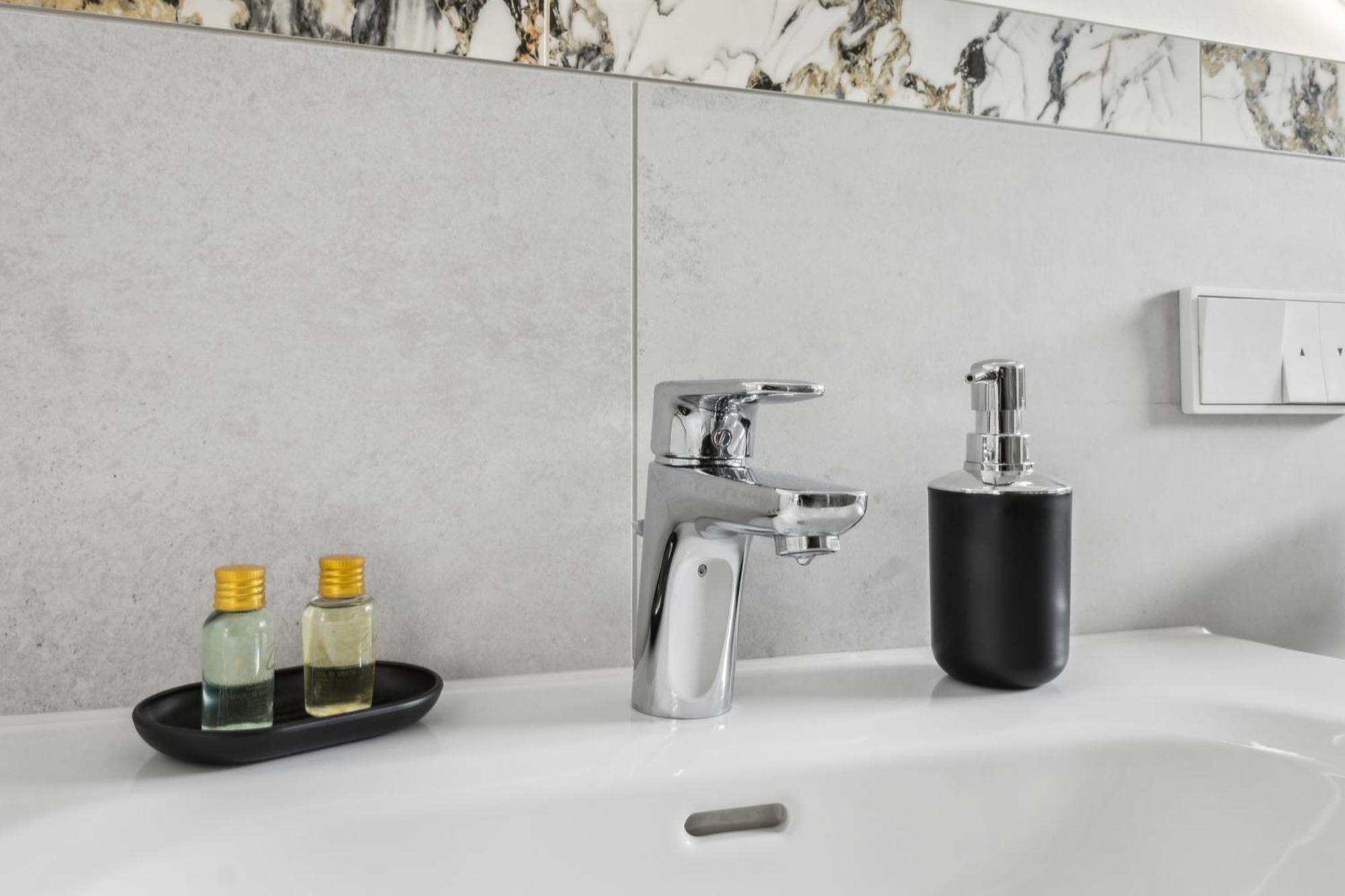 Suite4Me - Moderne Apartments I Kueche I Balkon I Waschmaschine Dietzenbach Exterior foto